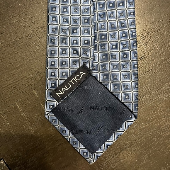 Nautica Blue Patterned Tie Classic Men's Tie Wedding or Business Tie 100% silk - Picture 3 of 3